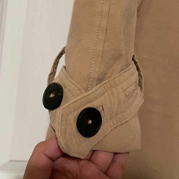 🌸SOLD🌸Trench Coat - Picture 4 of 8